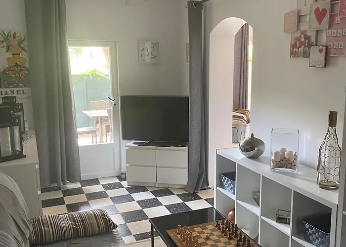 Apartment Charming Garden Lorettes